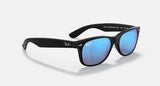 RAY-BAN : New Wayfarer Flash, Lunettes de soleil Carrée en Caoutchouc noir mat bleu flash , RB2132 622/17 55