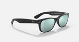 RAY-BAN : New Wayfarer Flash, Lunettes de soleil Carrée en Caoutchouc noir mat bleu flash , RB2132 622/30 55