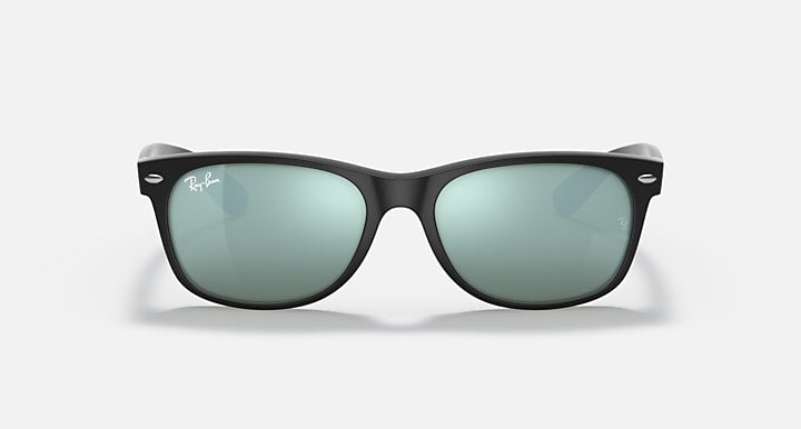 RAY-BAN : New Wayfarer Flash, Lunettes de soleil Carrée en Caoutchouc noir mat bleu flash , RB2132 622/30 55