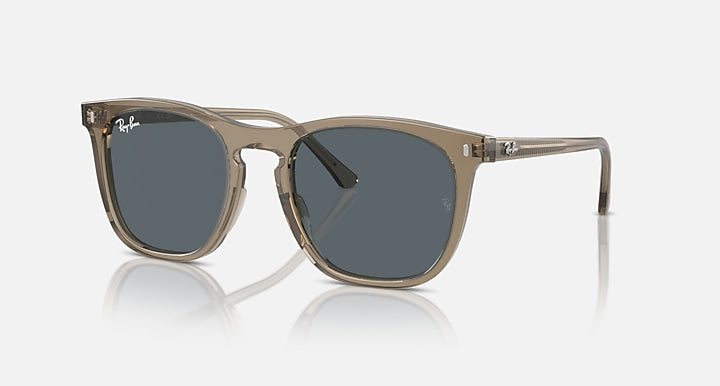 RAY-BAN : RB 2210 — Lunettes en propionate brun transparent poli carré avec lentilles bleu | RB2210 6765R5 53