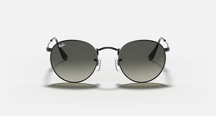 RAY-BAN : ROUND FLAT LENSES en Noir poli et lentilles dégradé gris | Rb3447n 002/71