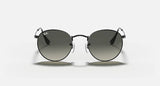 RAY-BAN : ROUND FLAT LENSES en Noir poli et lentilles dégradé gris | Rb3447n 002/71